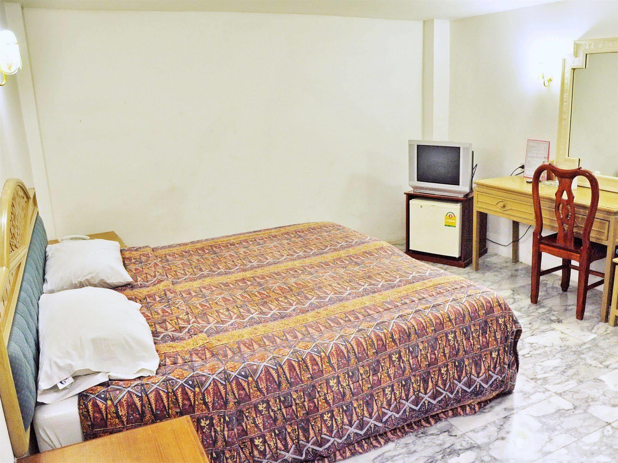 Highfive Guest House Паттая Екстер'єр фото