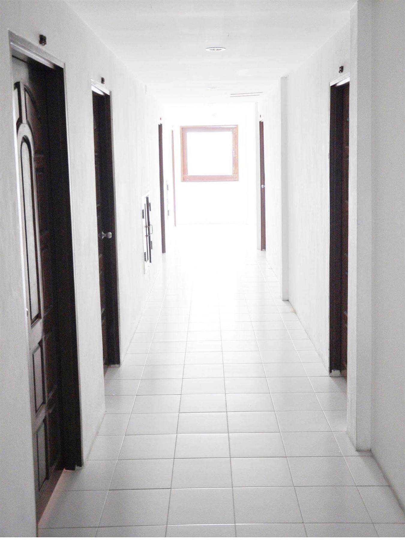Highfive Guest House Паттая Екстер'єр фото